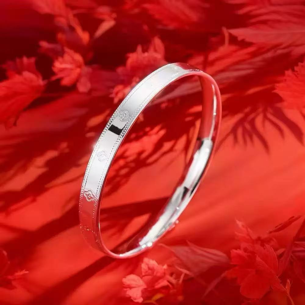 Clover Stacking Bangle